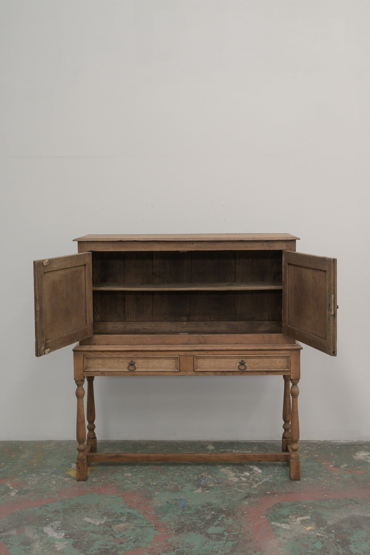 #0826 cabinet