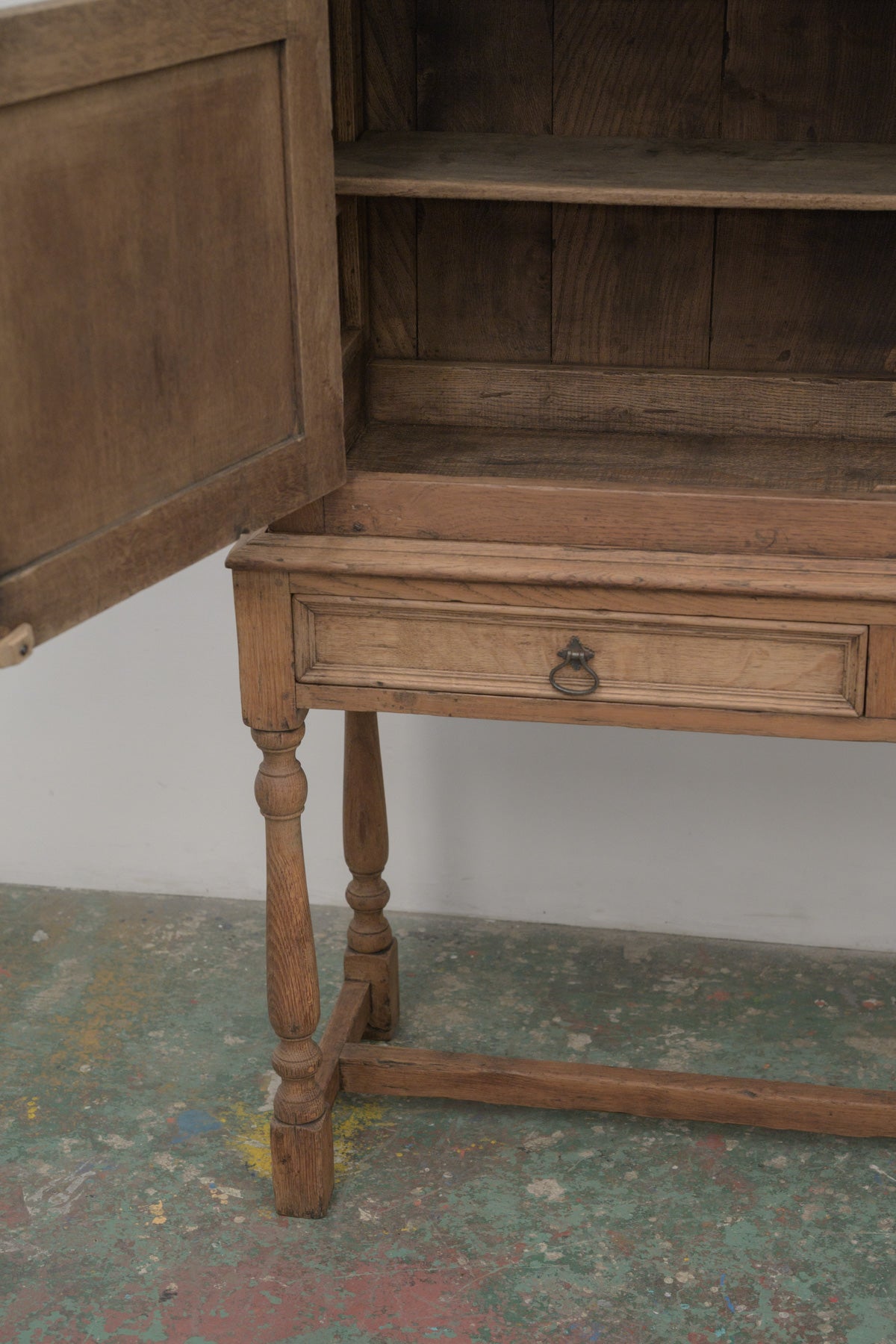 #0826 cabinet