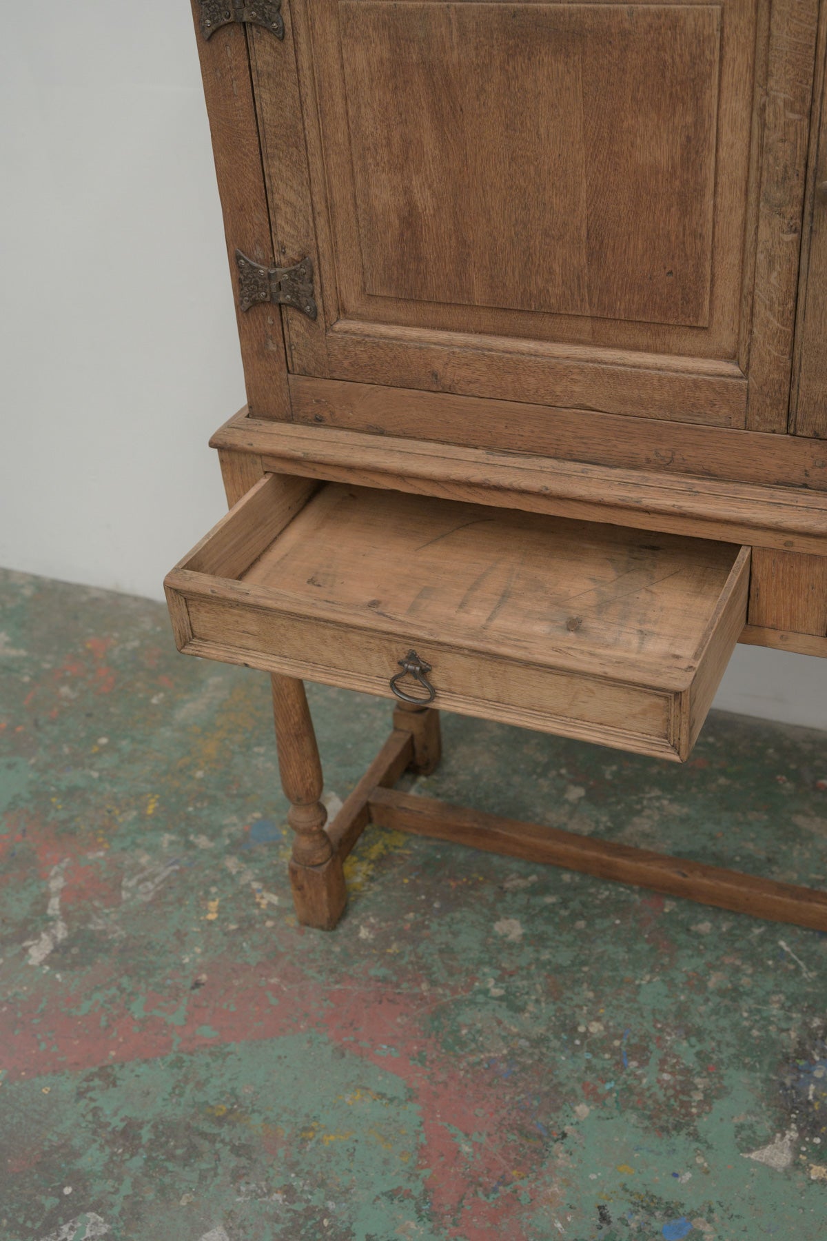 #0826 cabinet