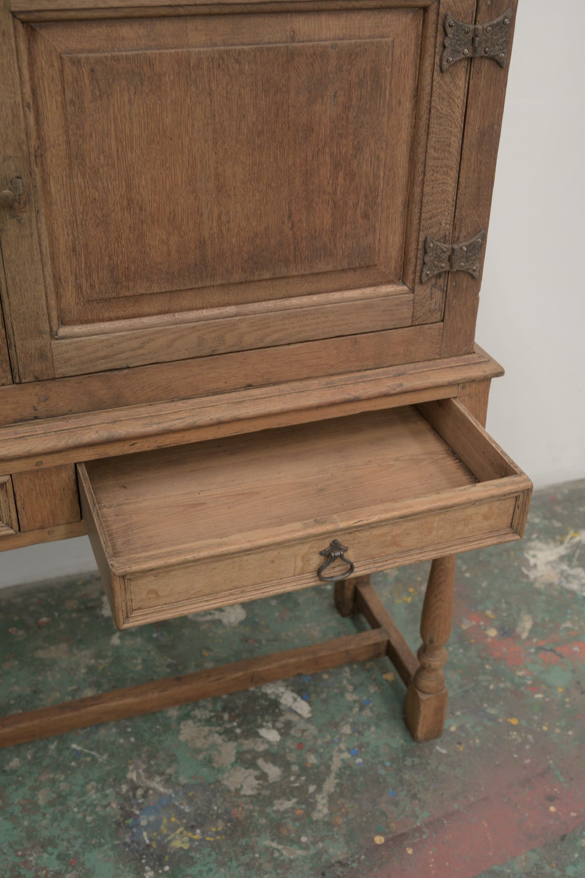 #0826 cabinet