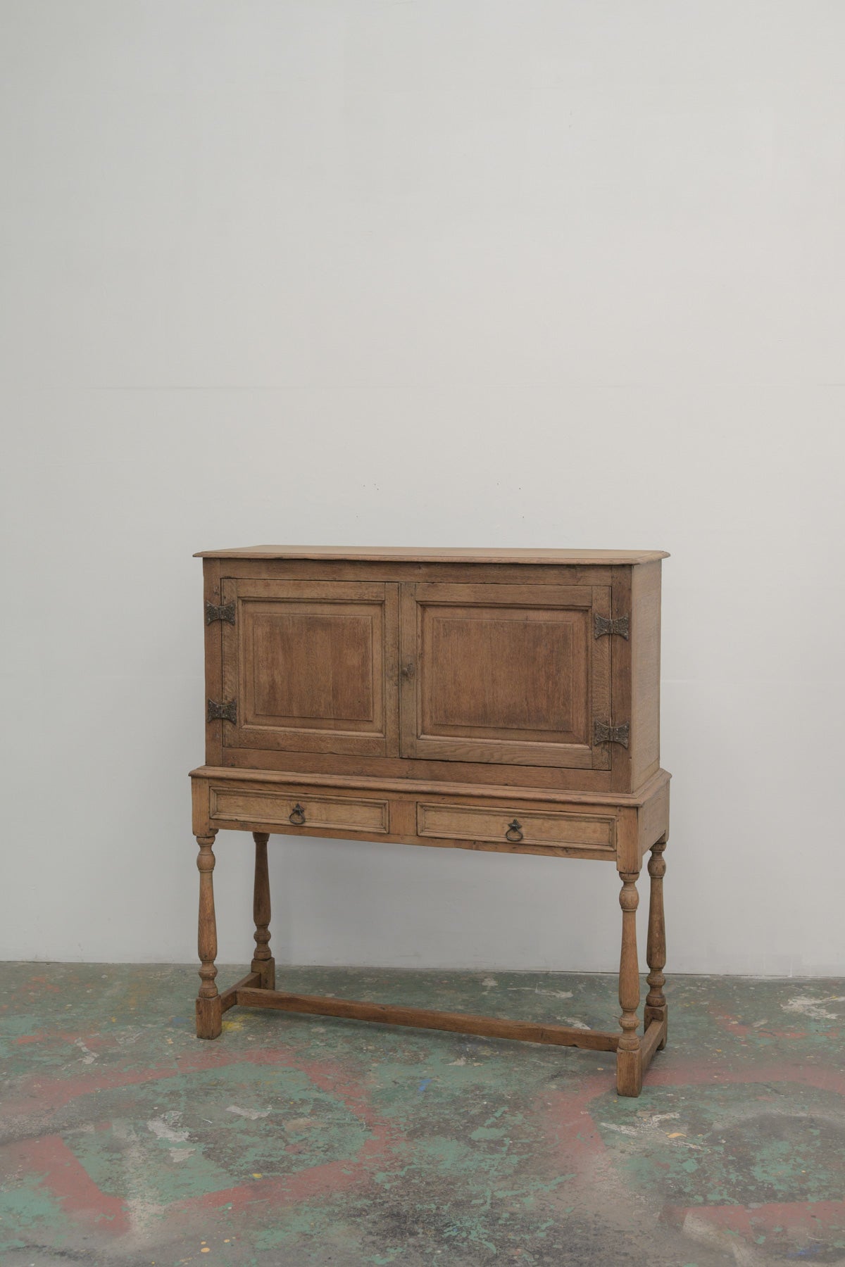 #0826 cabinet