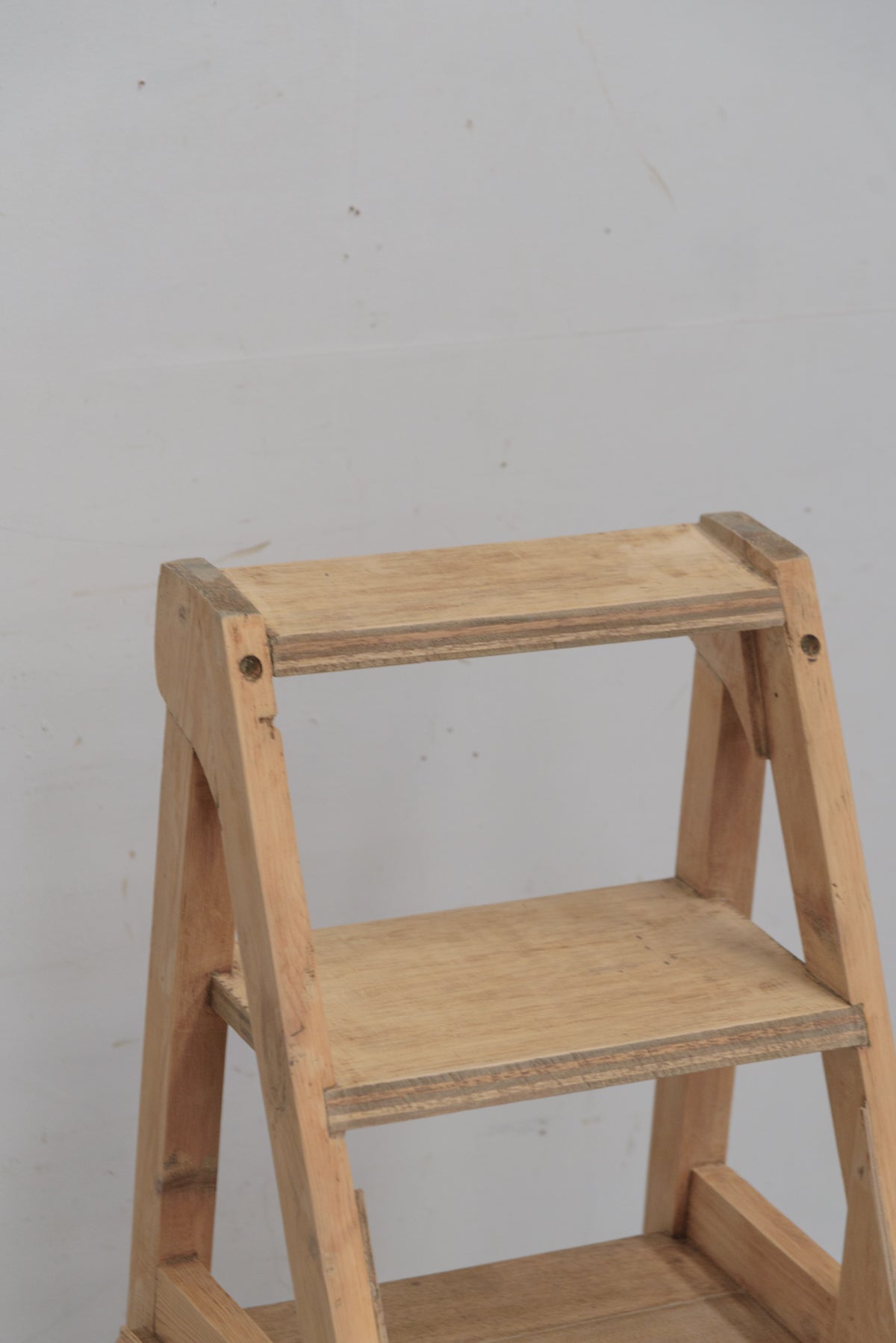 #9168 library chair