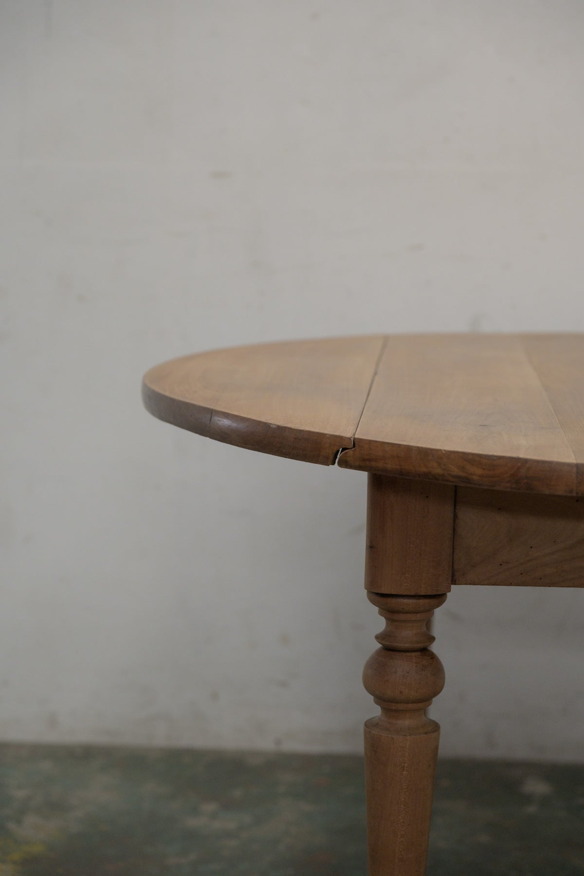 #0401 butterfly table