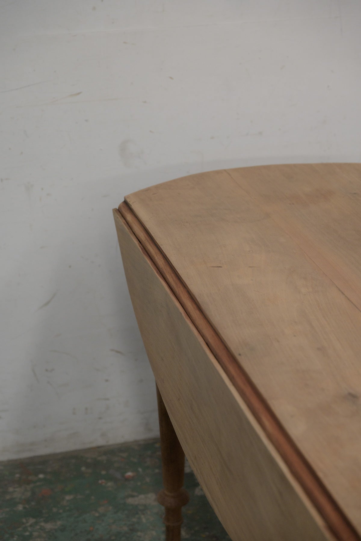 #0401 butterfly table
