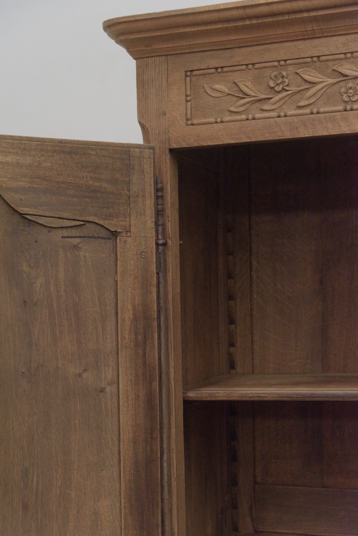 #9189 cabinet
