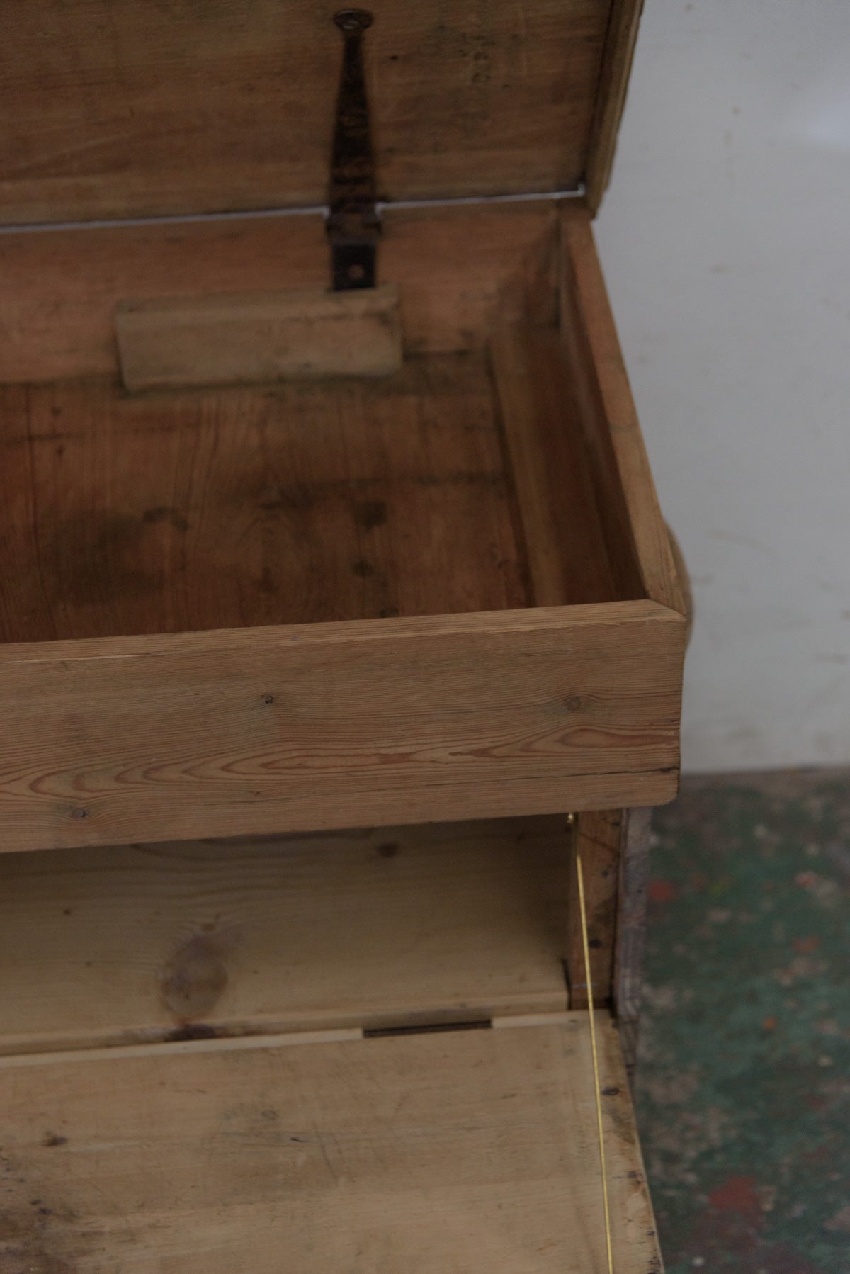 #9898 box