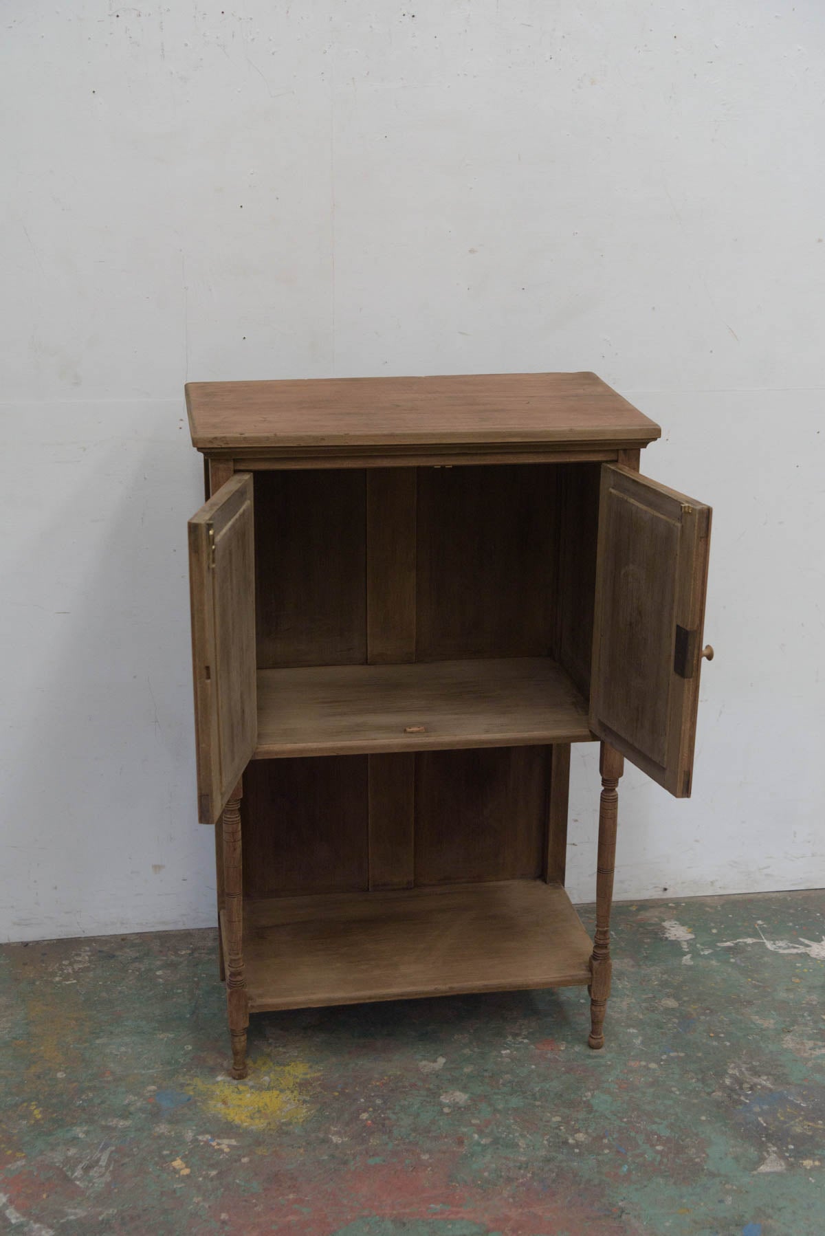 #9543 cabinet