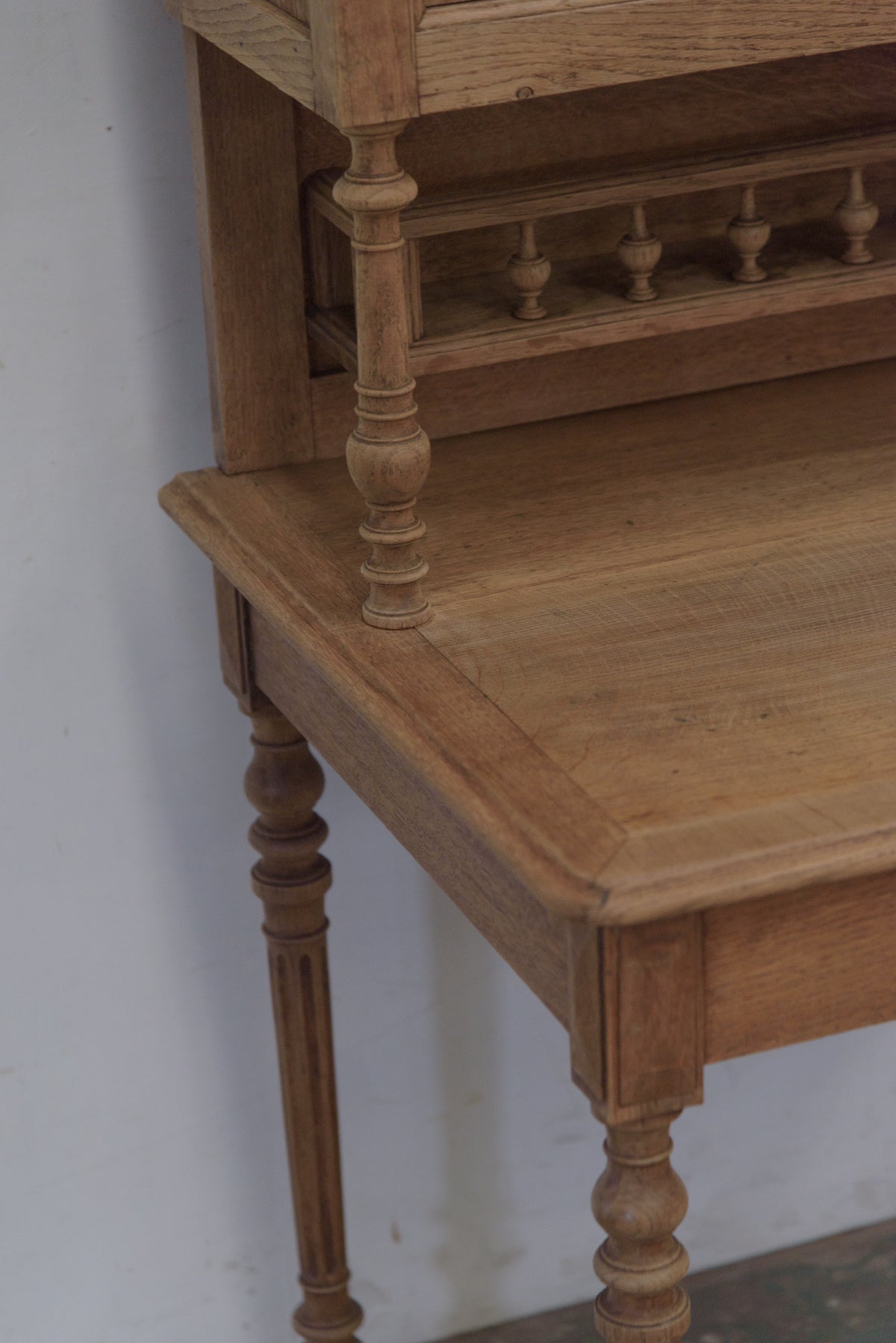 #9197 cabinet