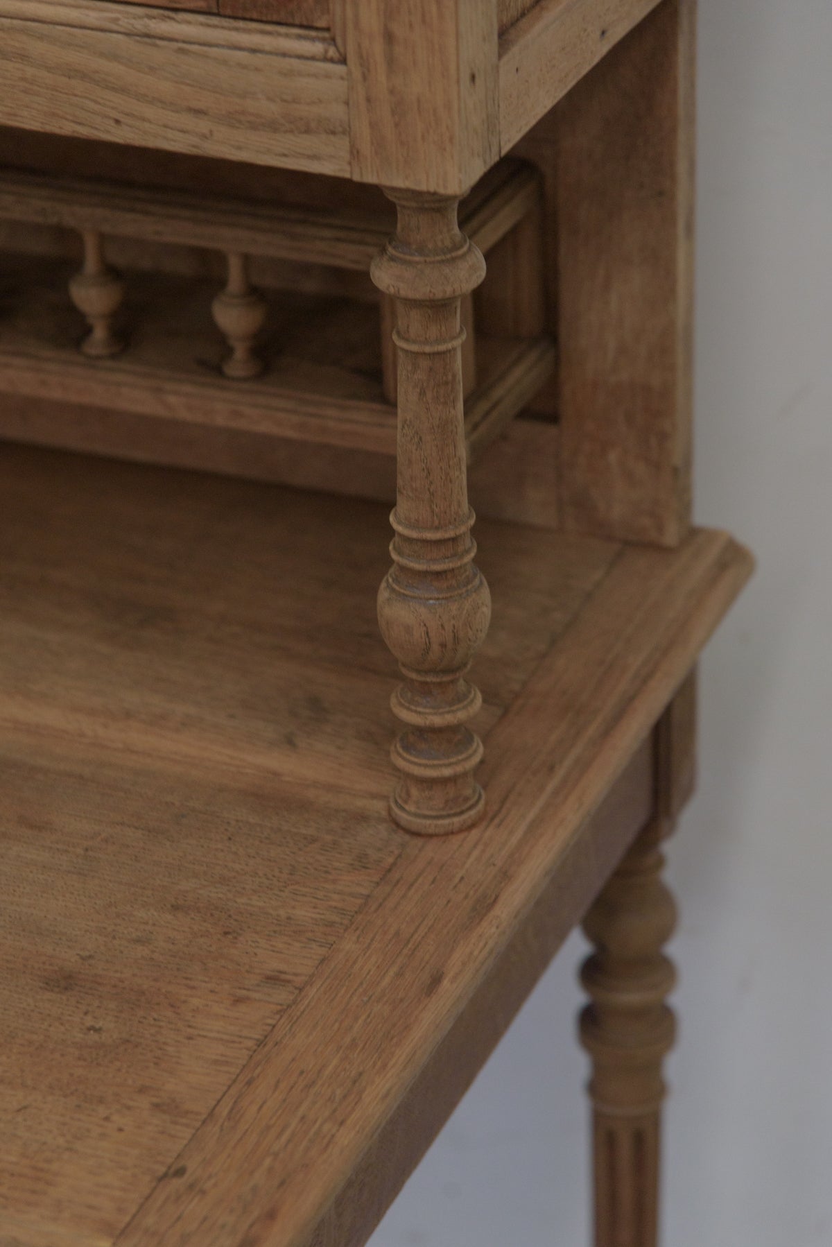 #9197 cabinet