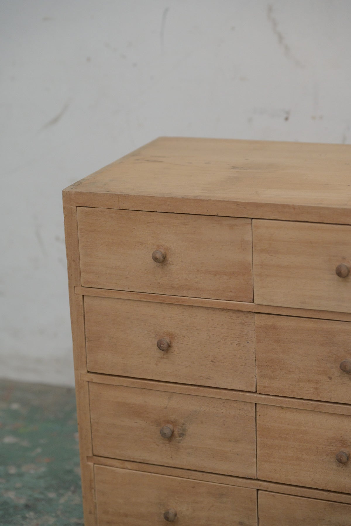 #0416 cabinet