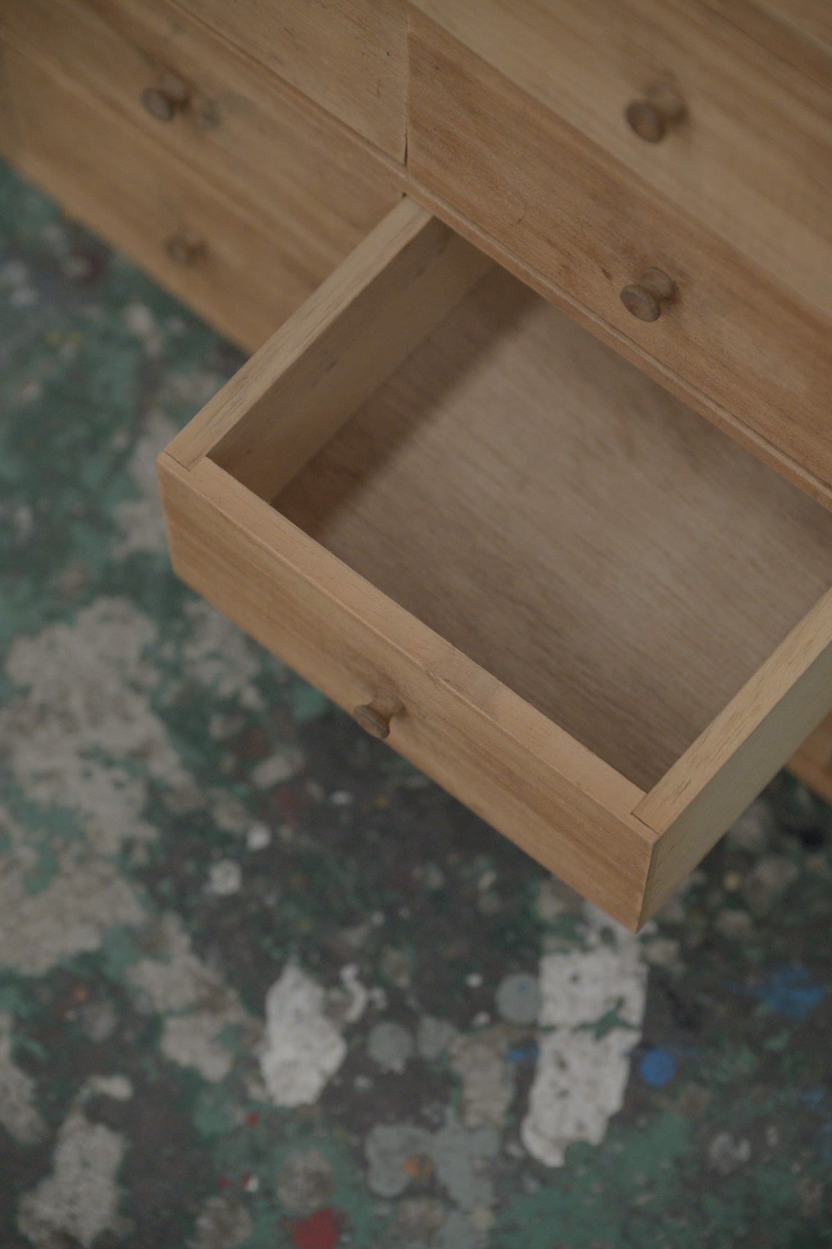 #0416 cabinet