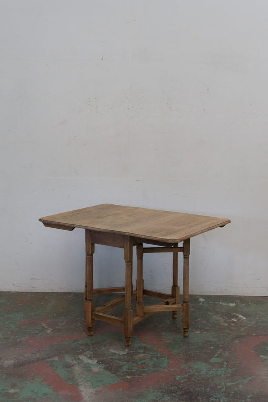 #9919 gateleg table