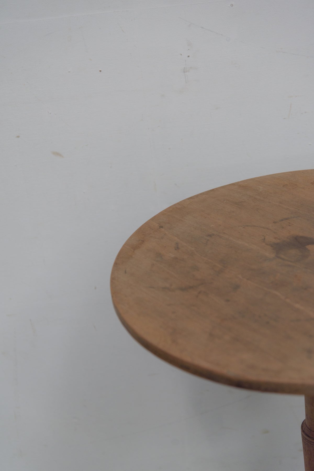 #8847 side table