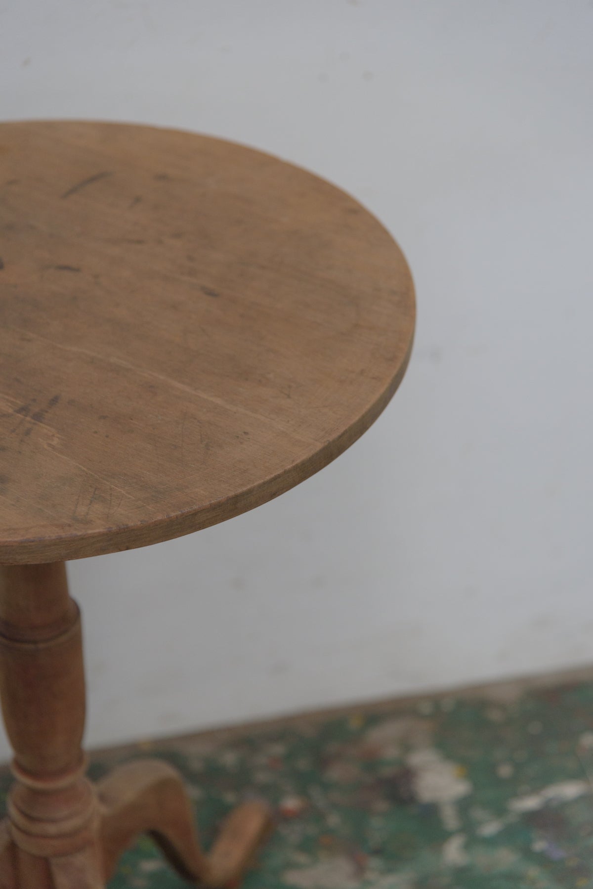 #8847 side table