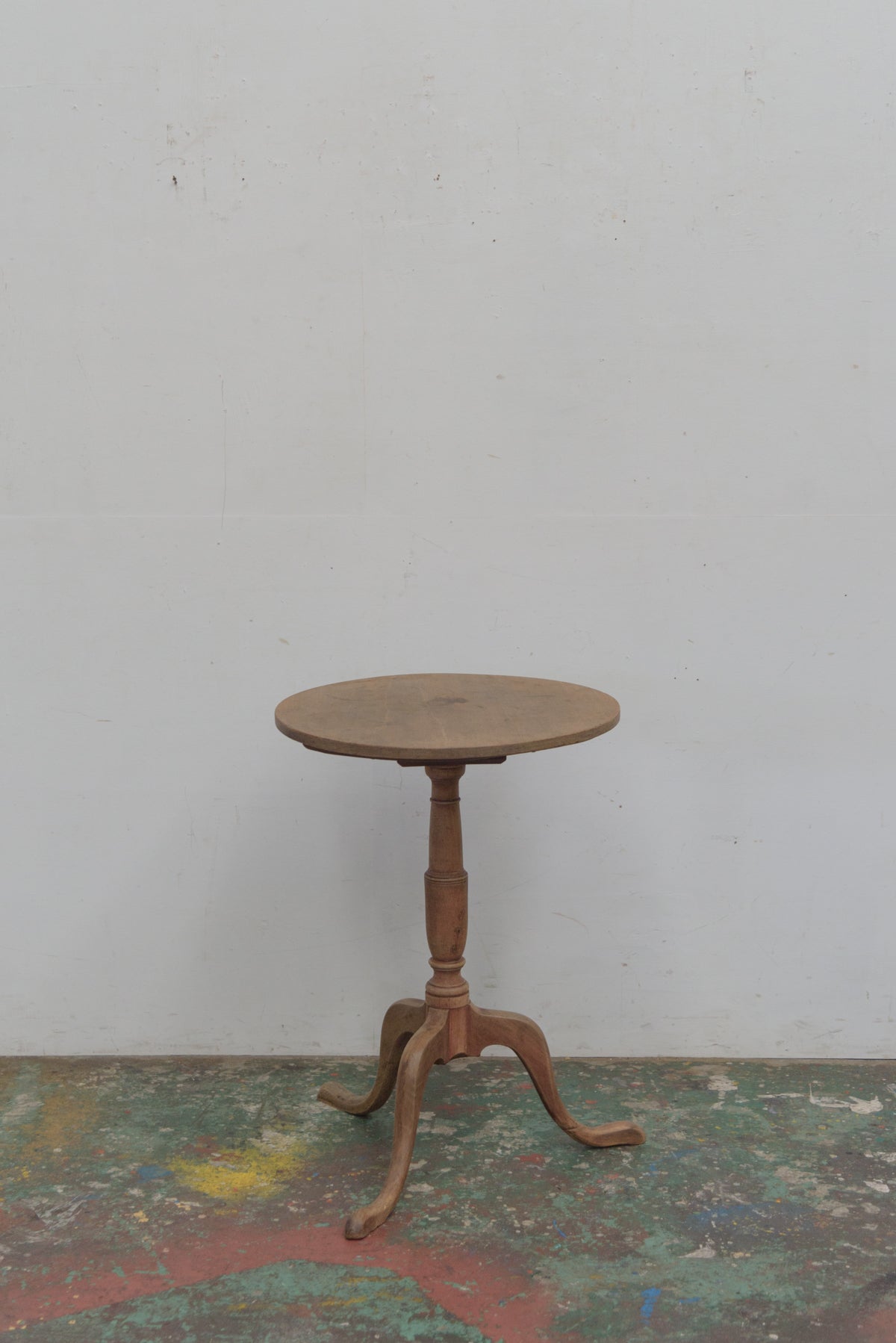 #8847 side table