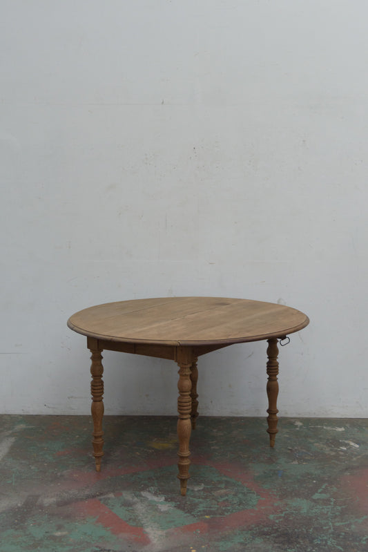 #9929 butterfly table