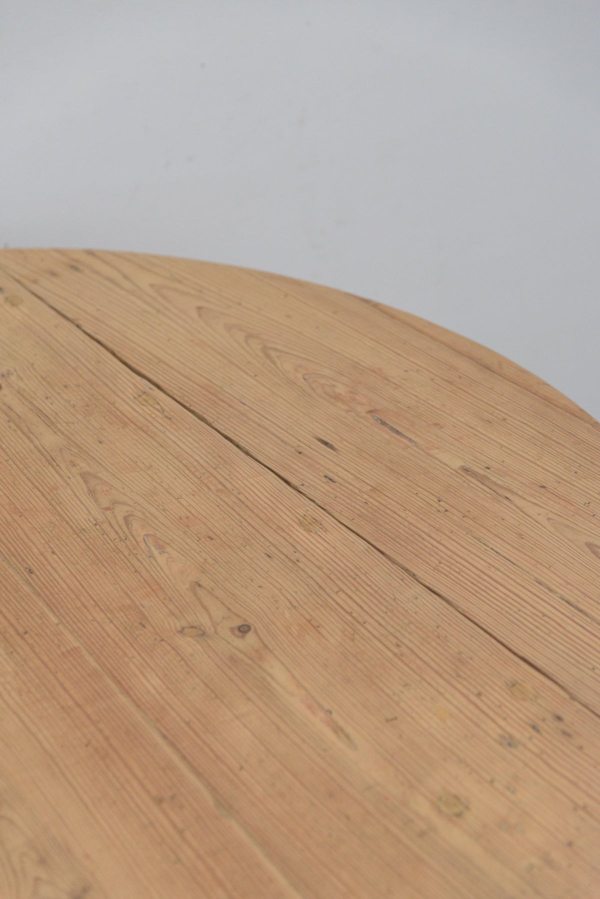 #9229 butterfly table