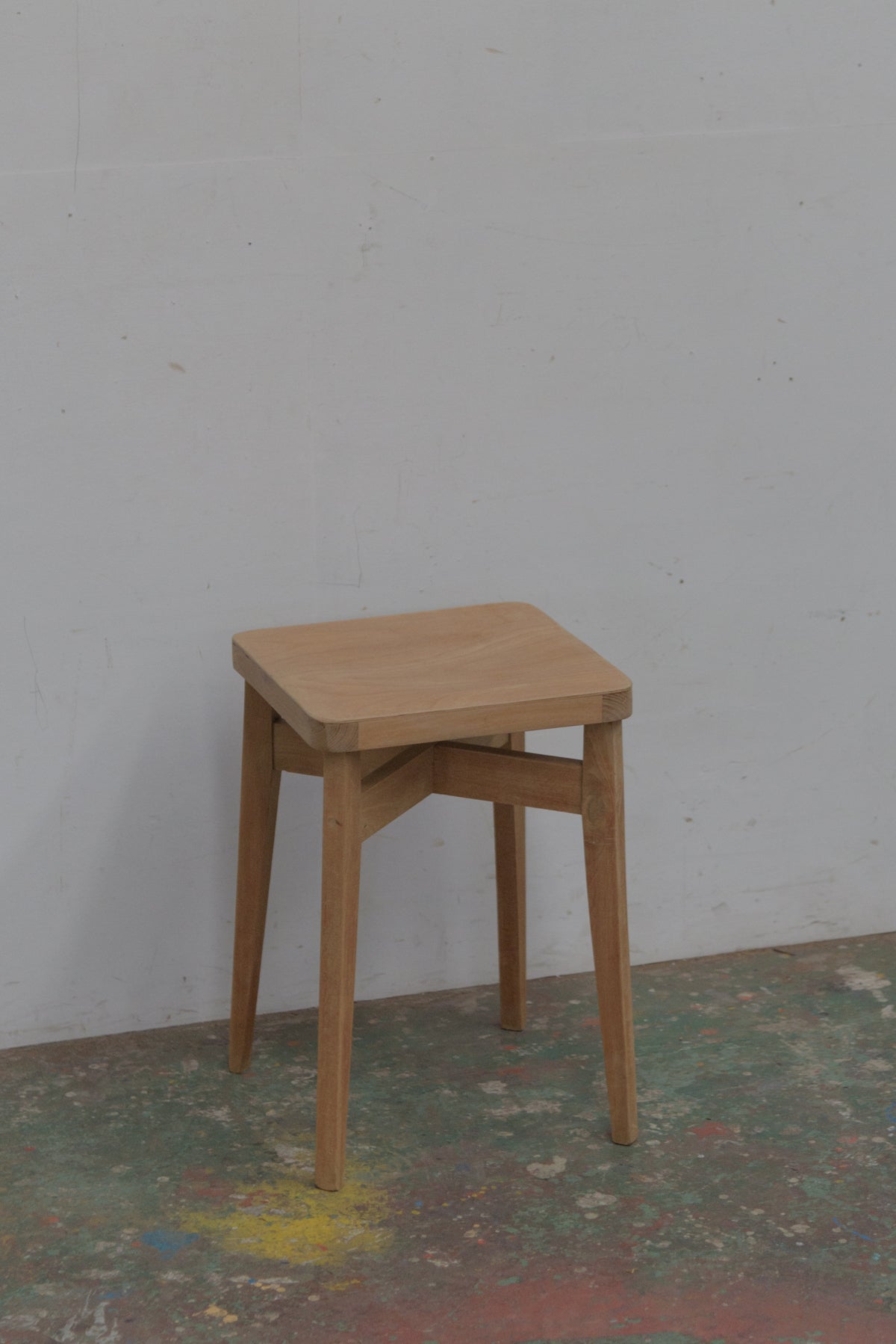 #8860 stool
