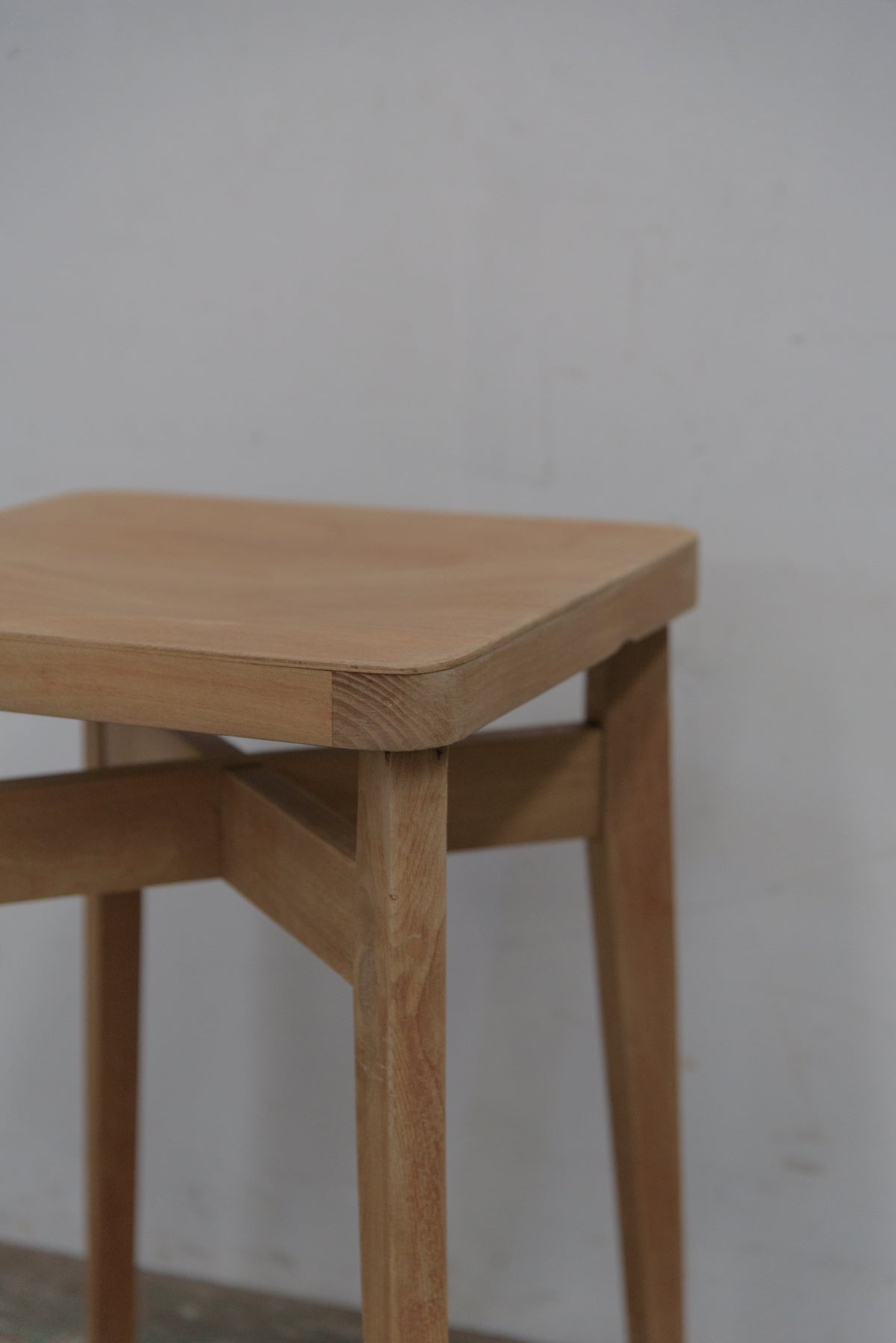 #8860 stool