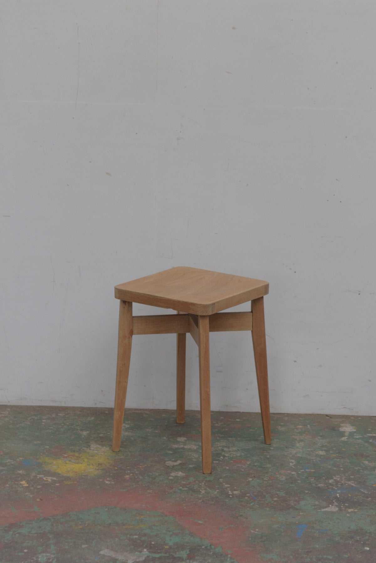 #8860 stool