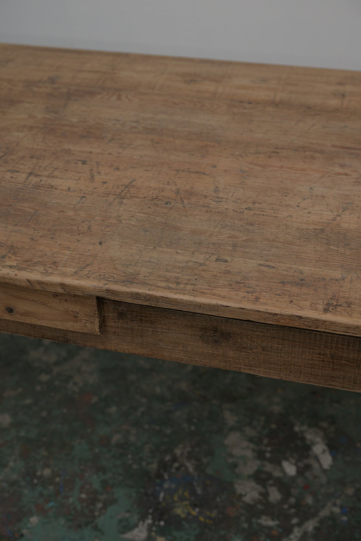 #0437 table