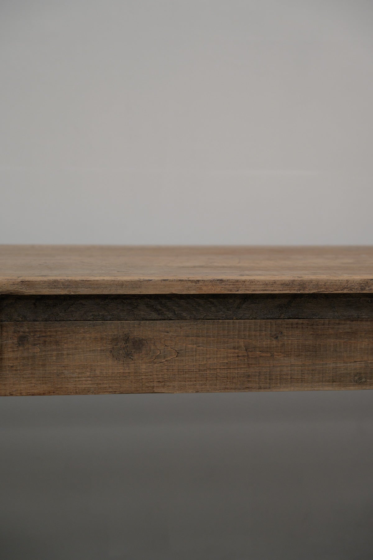 #0437 table