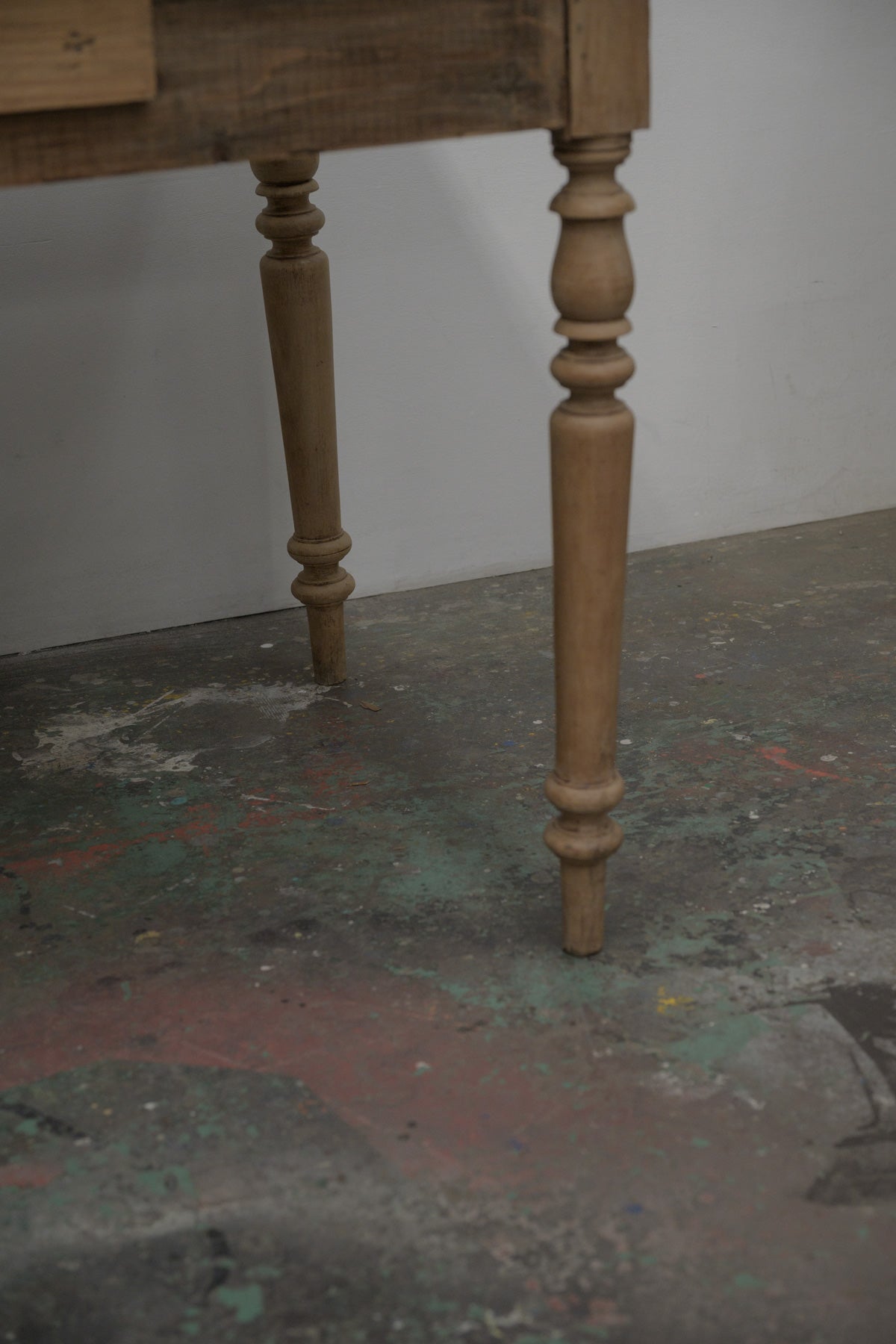 #0437 table