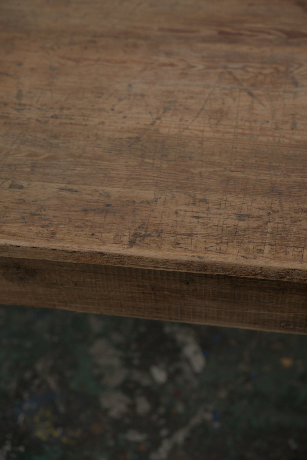 #0437 table