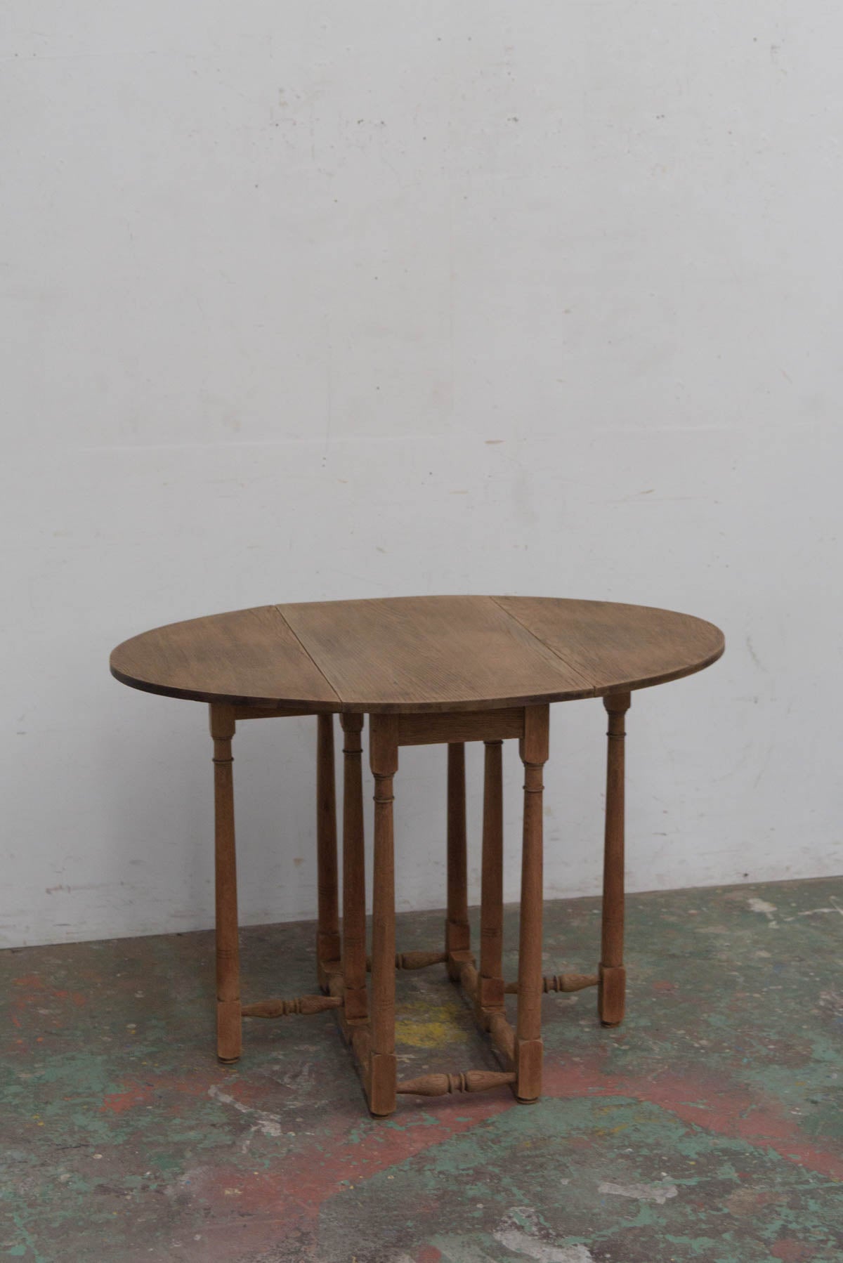 #9575 butterfly table