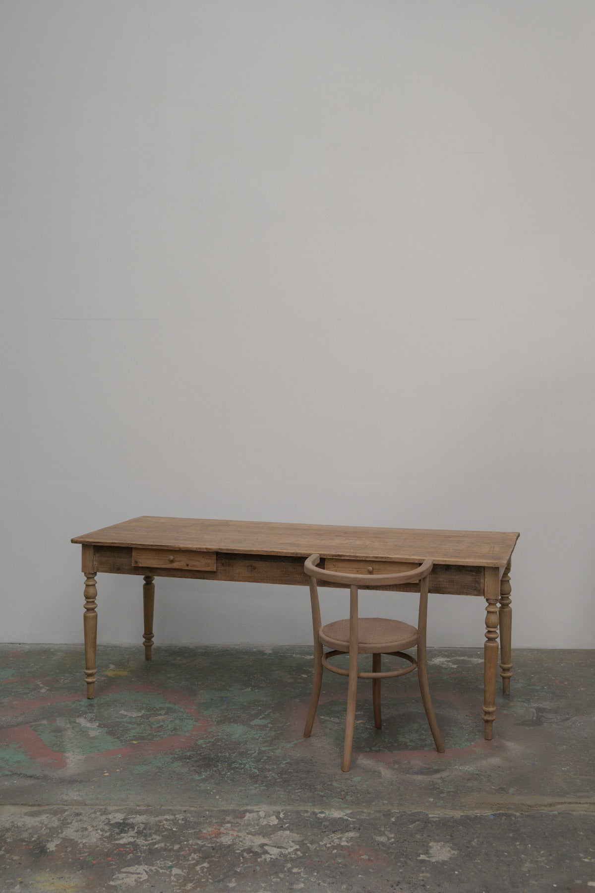#0437 table