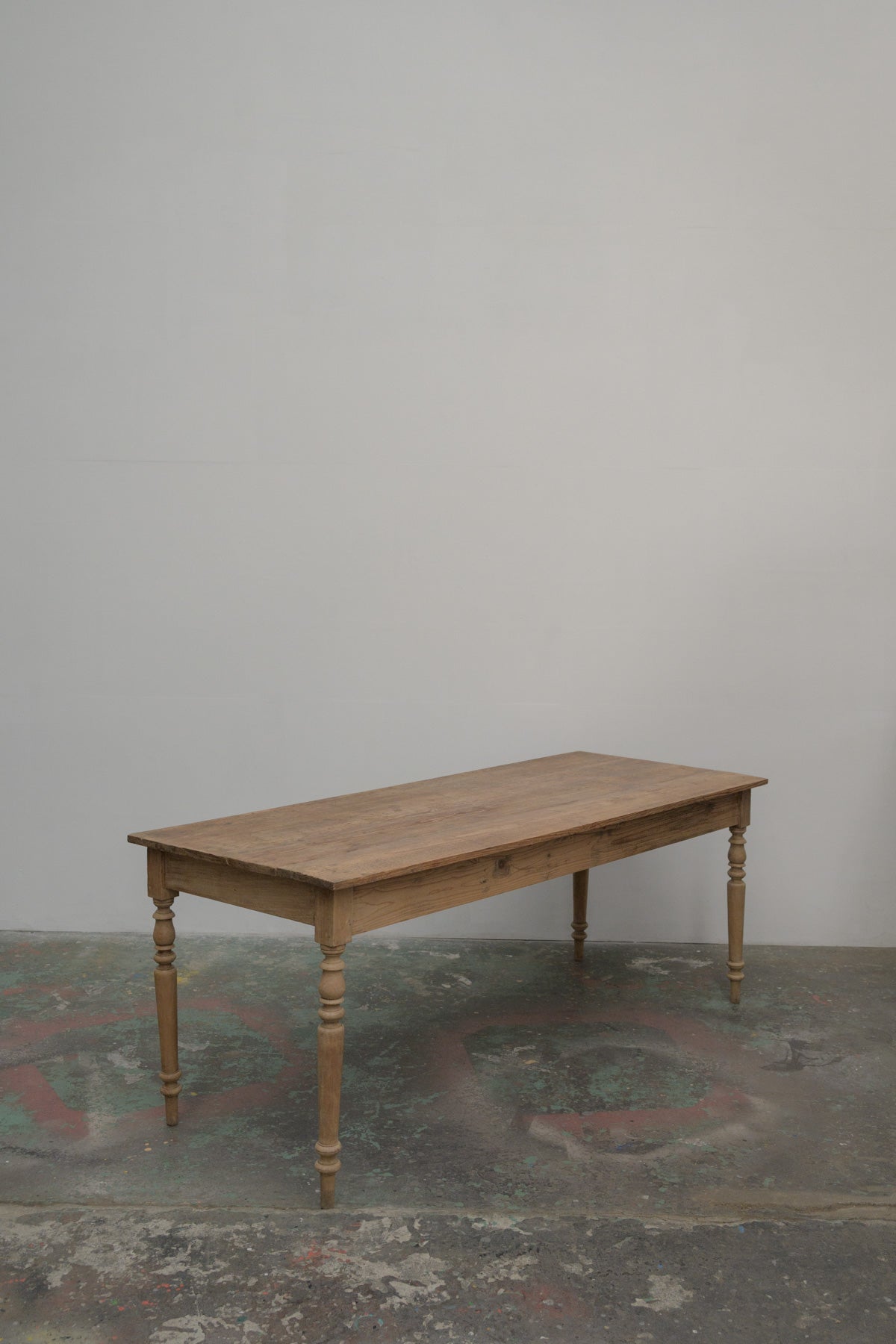 #0437 table
