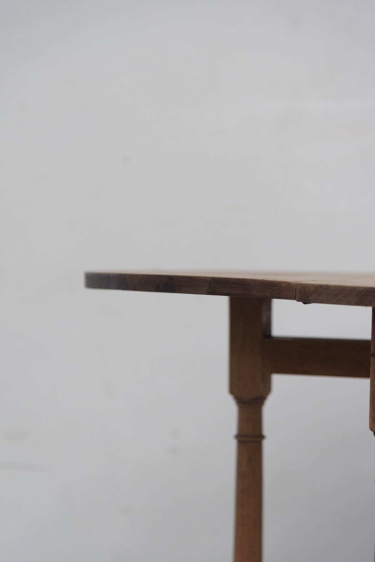 #9575 butterfly table