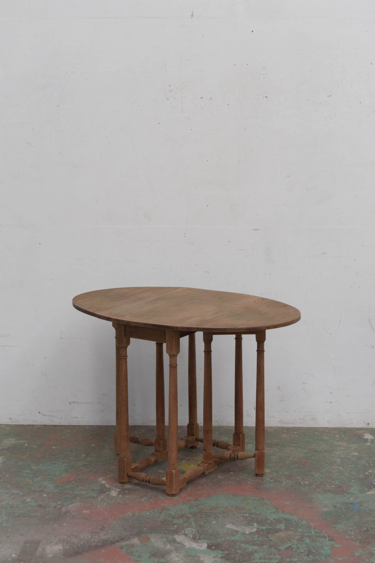 #9575 butterfly table