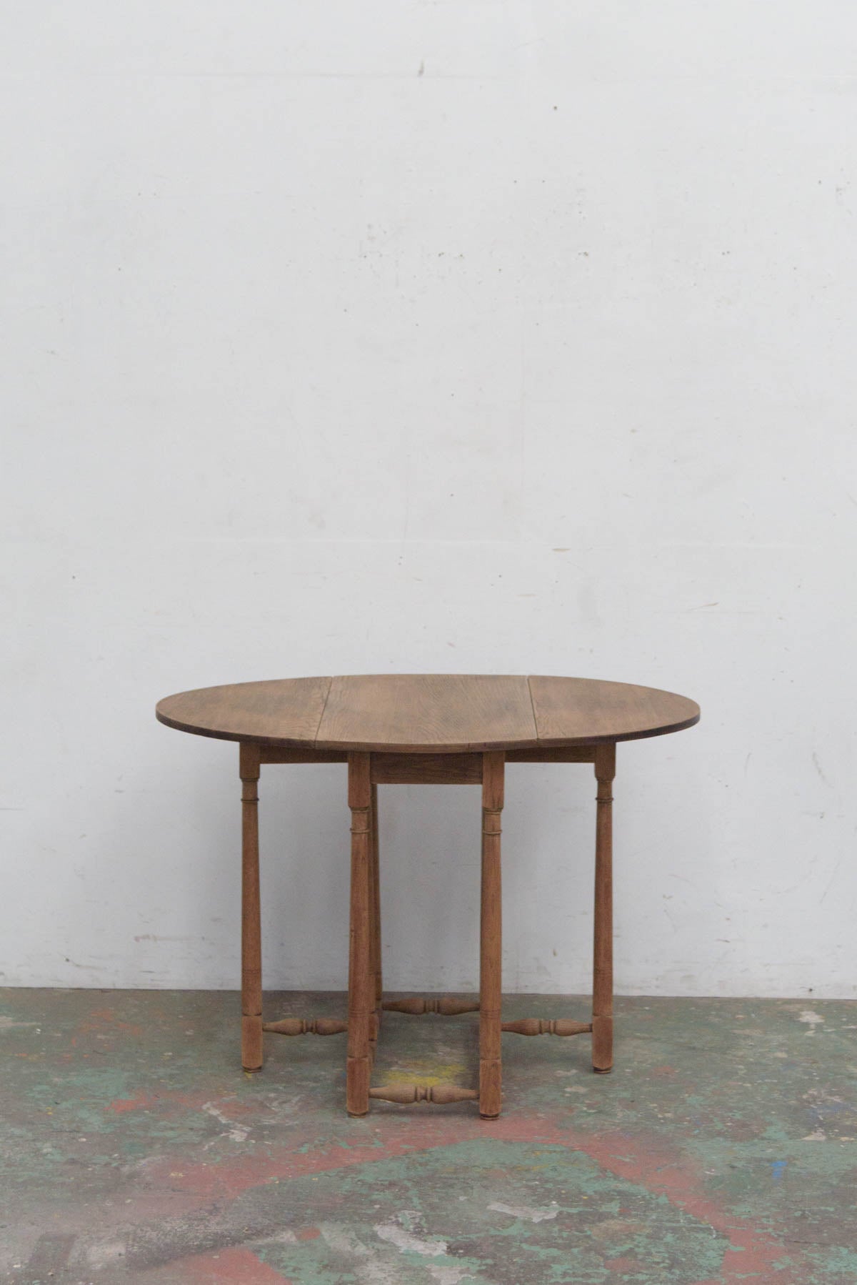 #9575 butterfly table