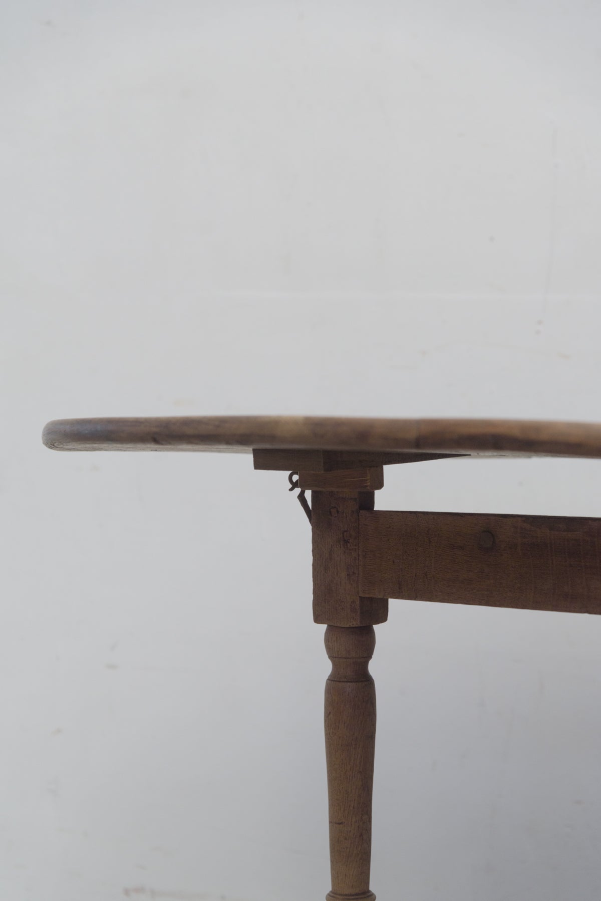 #9242 butterfly table