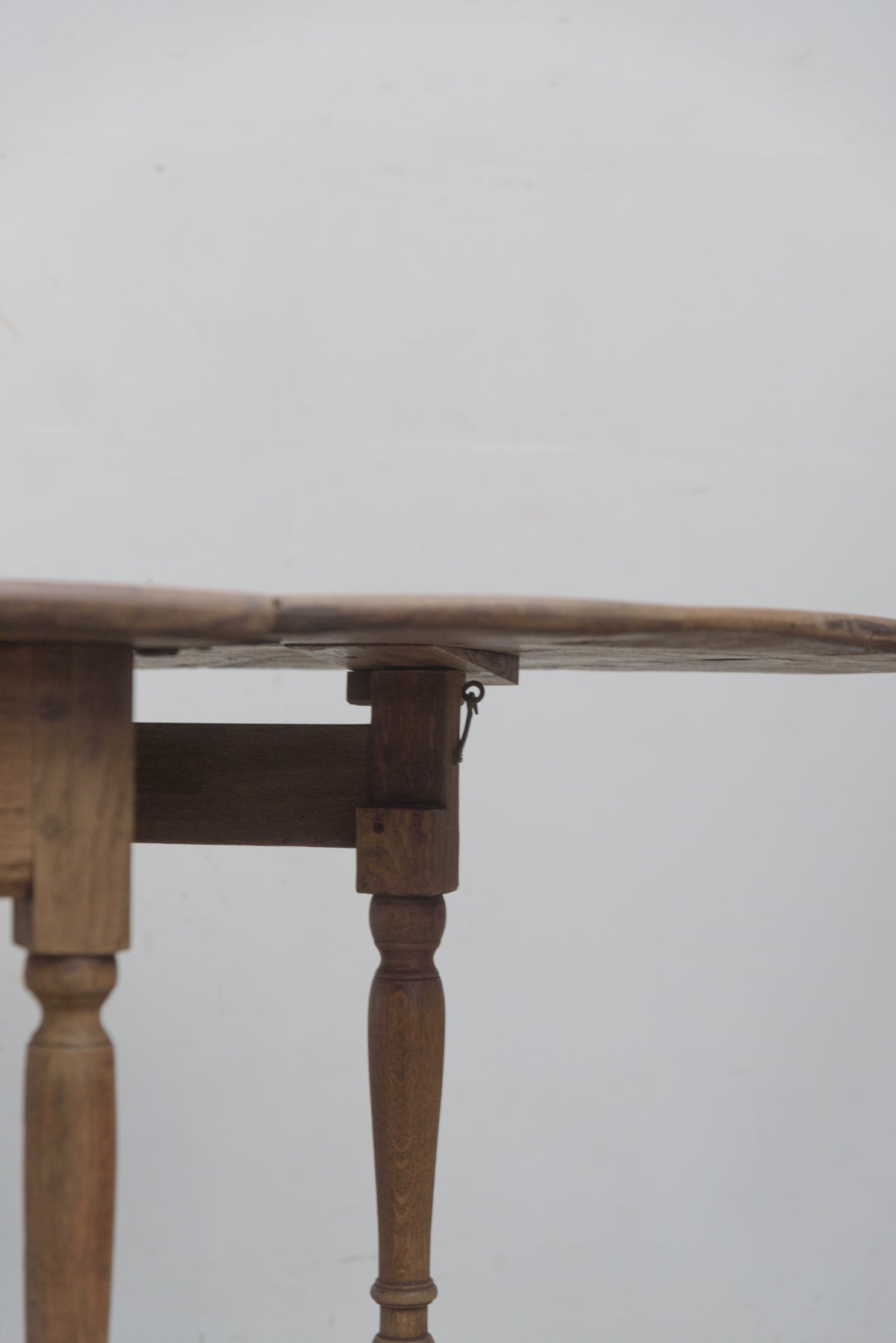 #9242 butterfly table