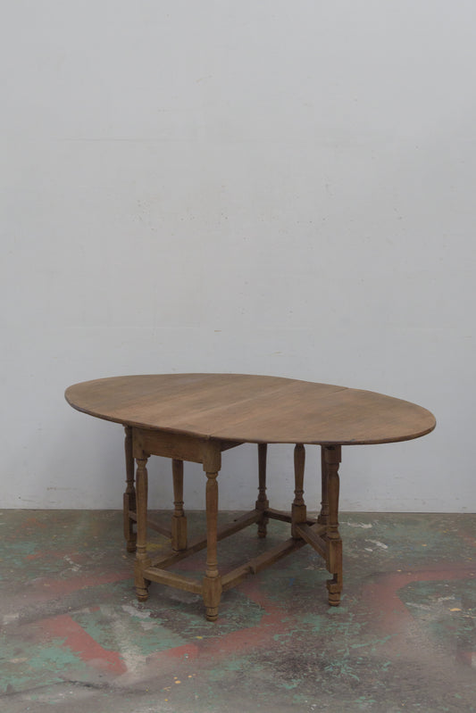 #9242 butterfly table