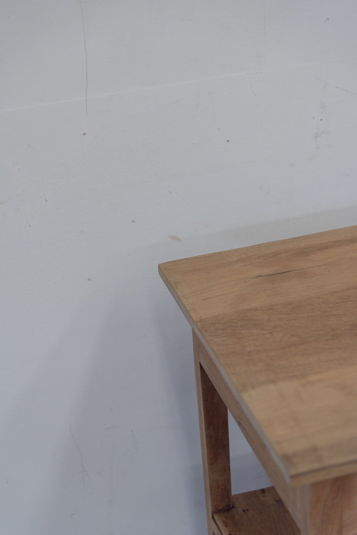 #8874 side table