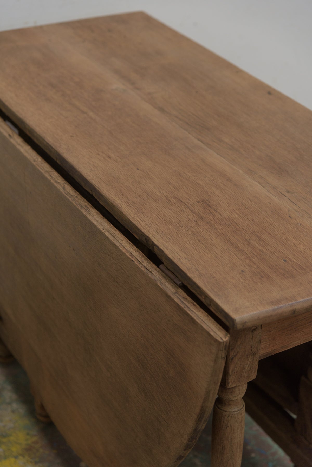 #9242 butterfly table