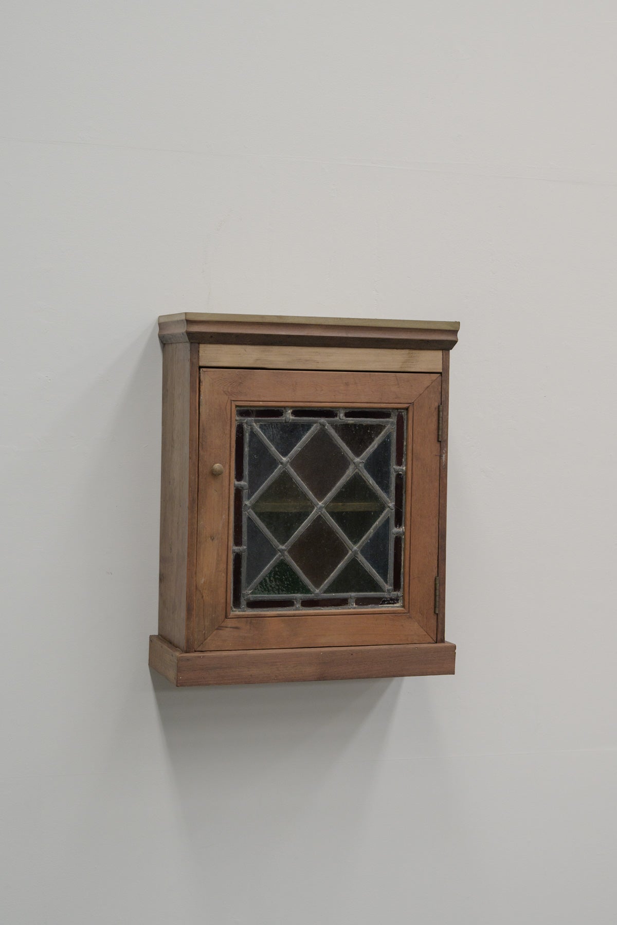 #0517 cabinet