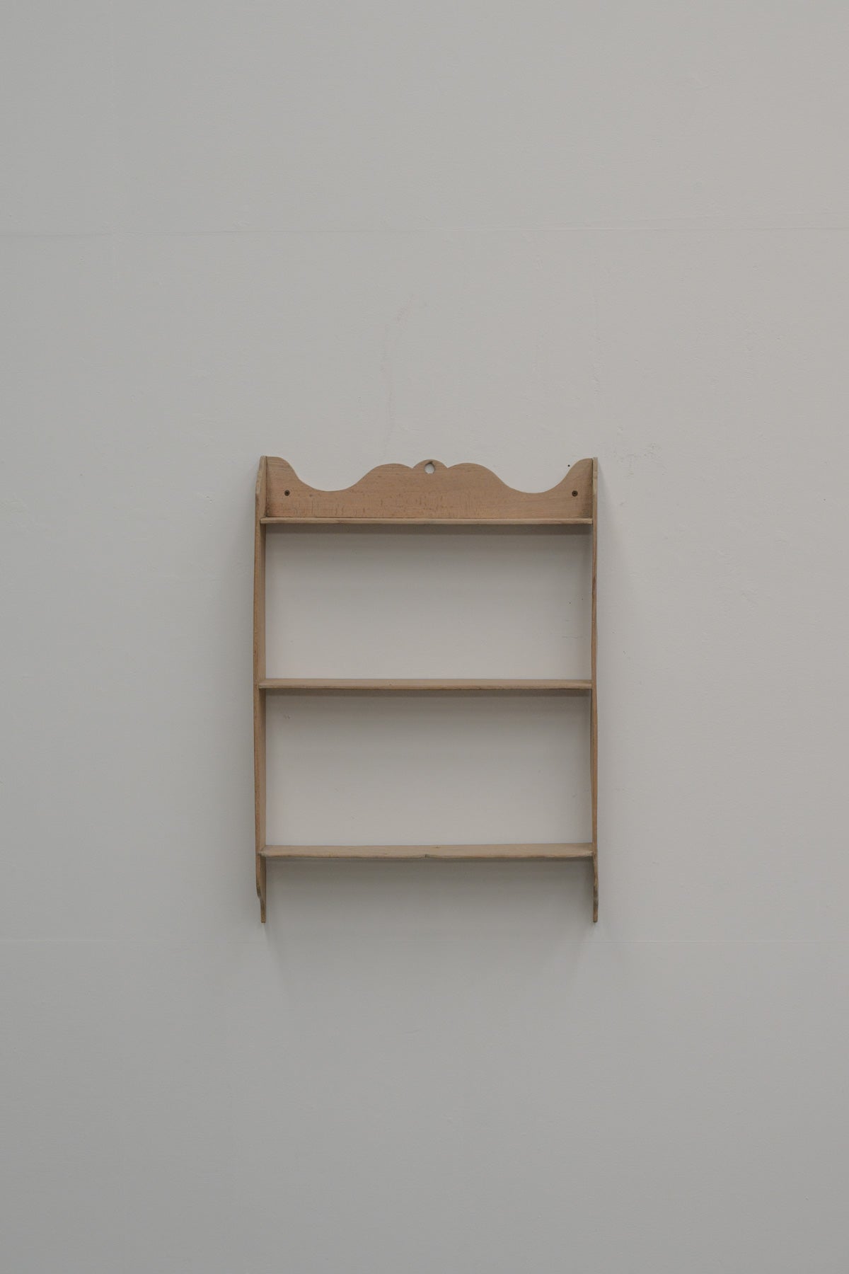 #0518 shelf