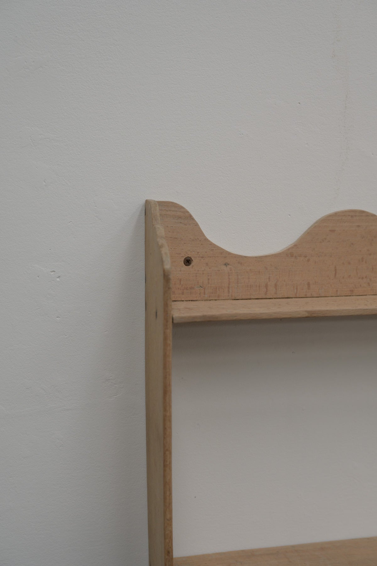 #0518 shelf