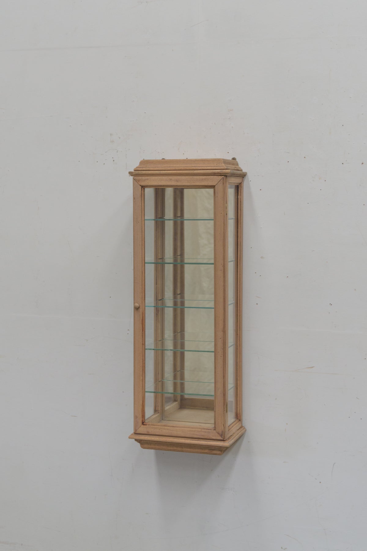 #9265 glass cabinet