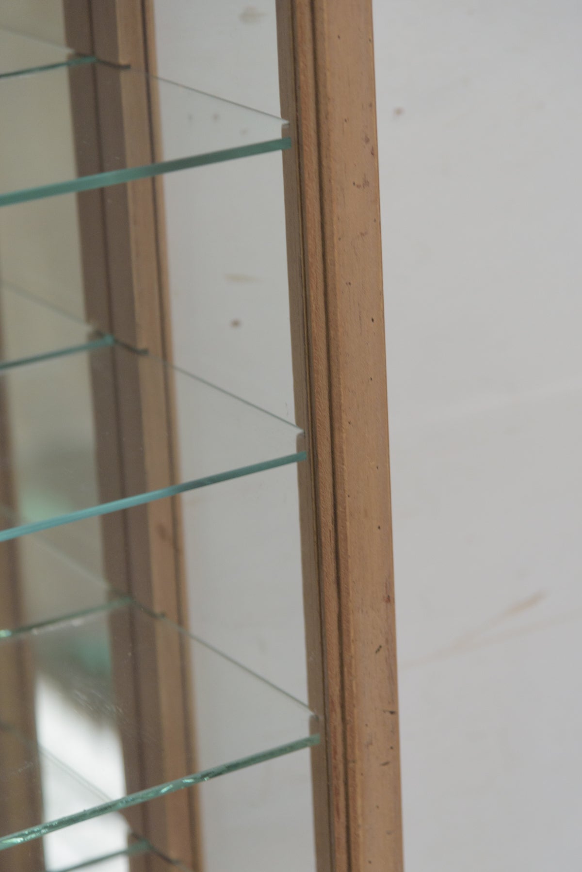#9265 glass cabinet