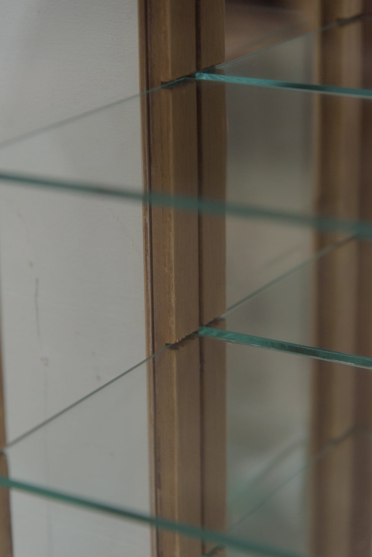 #9265 glass cabinet
