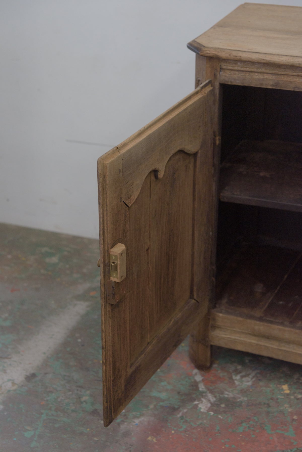 #9282 cabinet