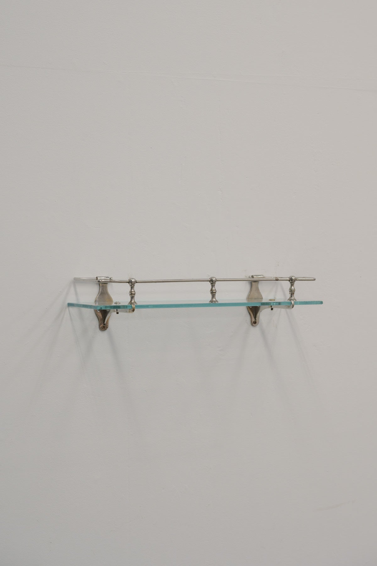 #0533 shelf