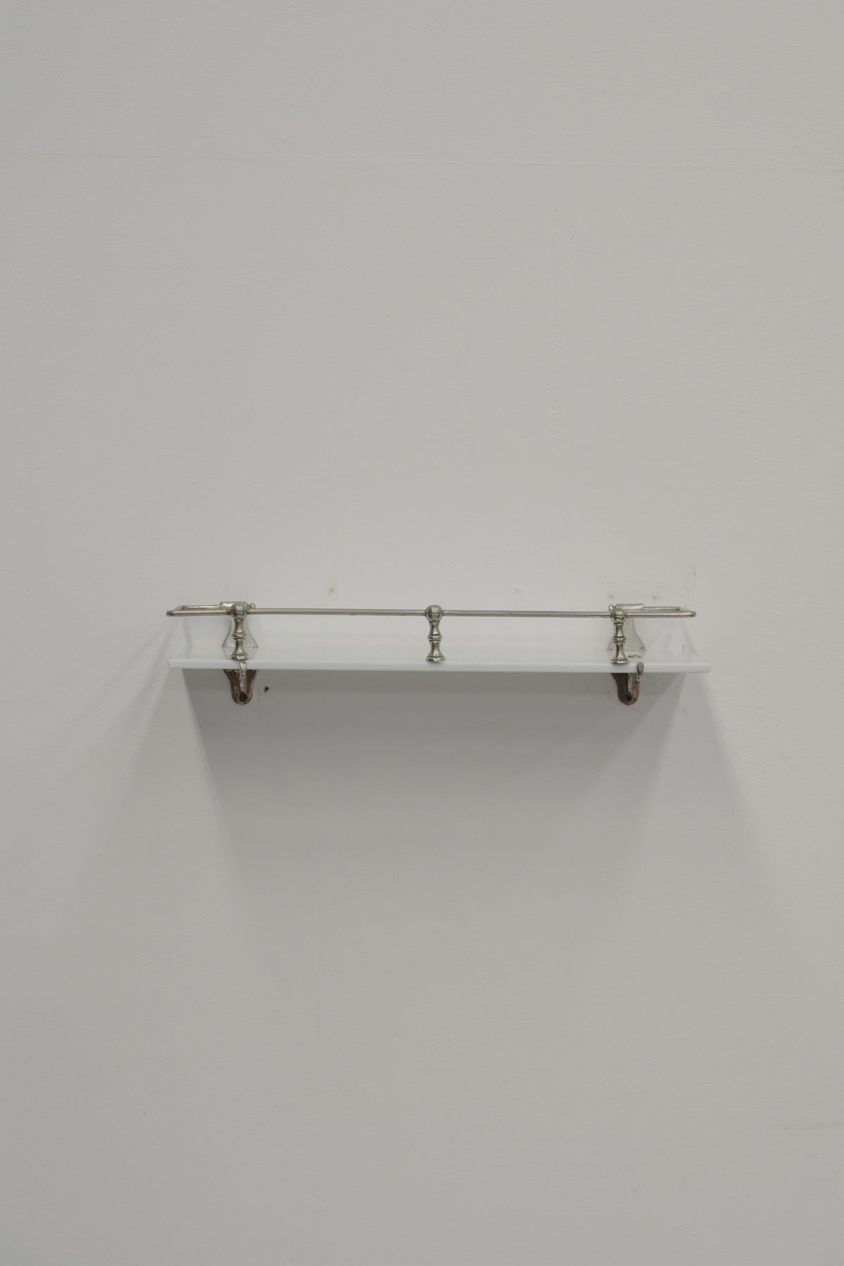 #0534 shelf