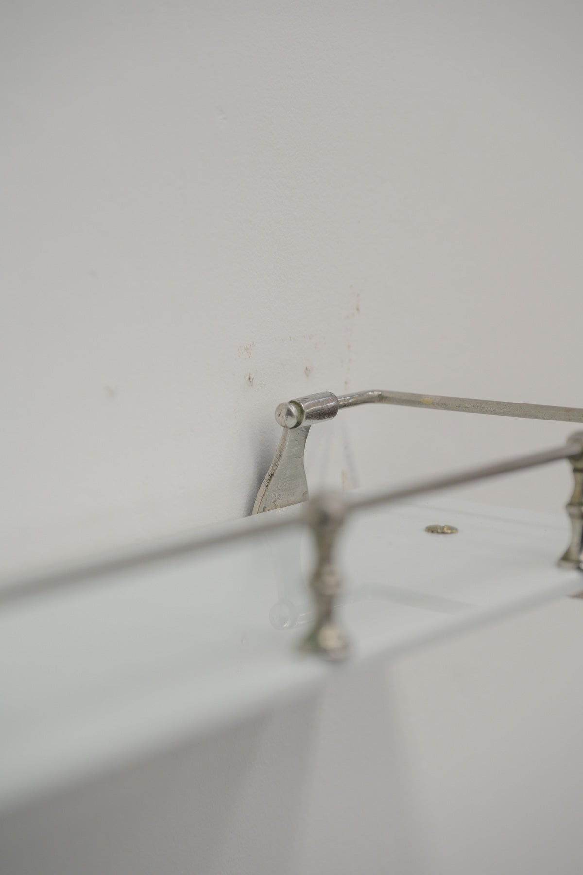 #0534 shelf