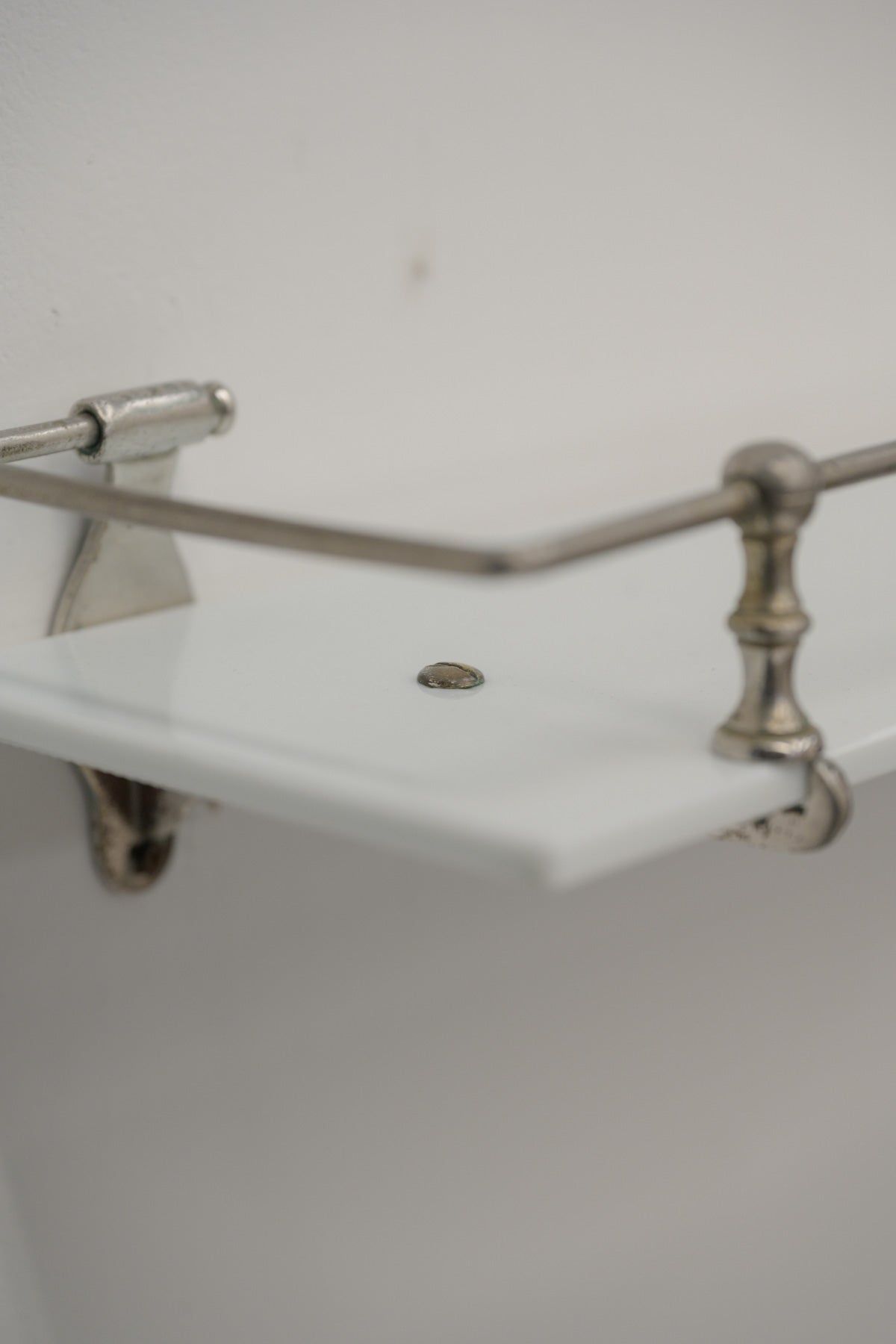 #0534 shelf
